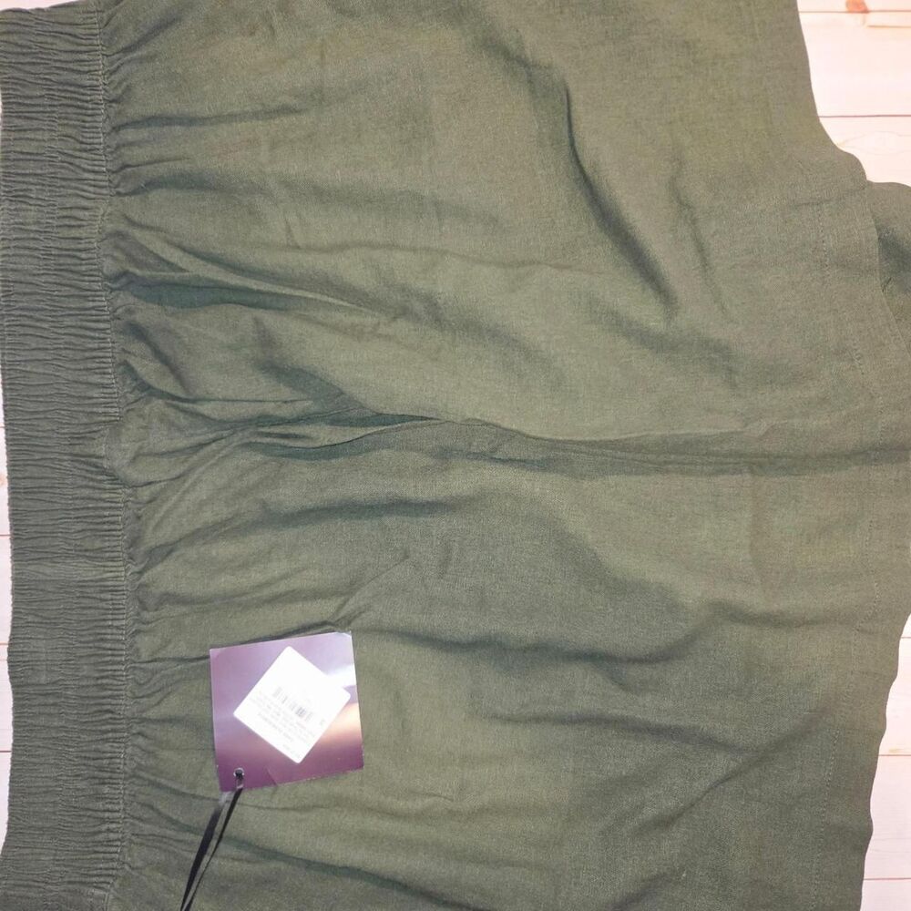Ava-viv Women's Khaki and Green Shorts